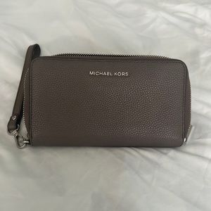 Michael Kors large smartphone wristlet